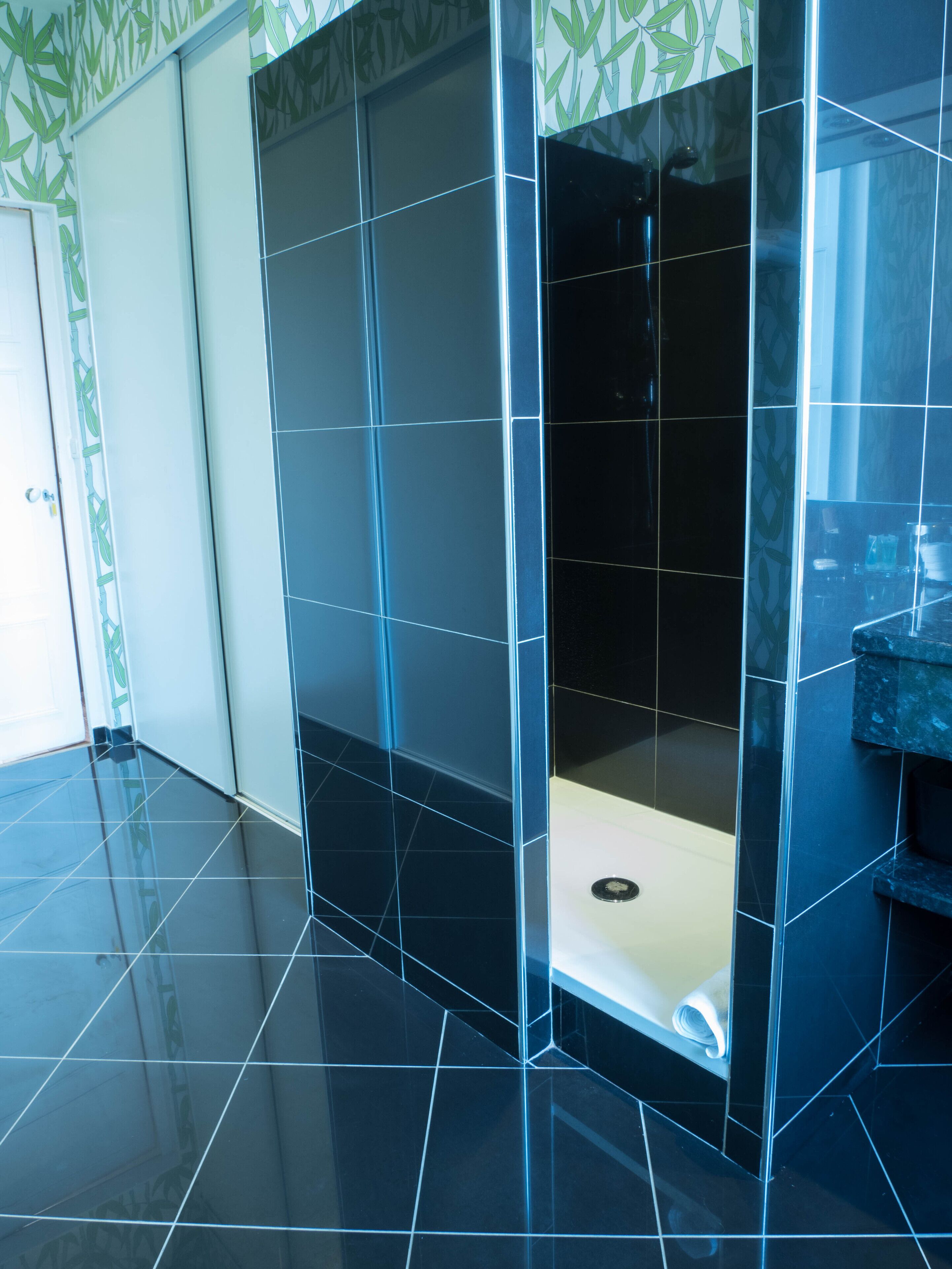 Deluxe Double Room, Private Bathroom, Park View (Chambre Jaune) | Bathroom | Towels