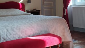 Deluxe Double Room, Private Bathroom, Park View (Chambre Jaune) - Château de Colombier (Saint-Julien)