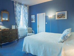 Deluxe Double Room, Private Bathroom, Park View (Chambre Bleue ) - Château de Colombier (Saint-Julien)