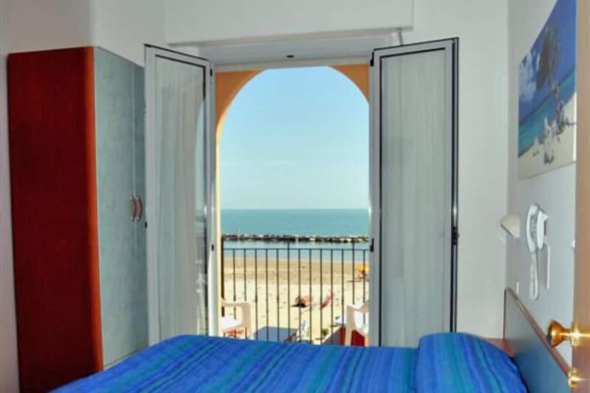 Minibar, in-room safe, cots/infant beds, free WiFi