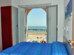Minibar, in-room safe, cots/infant beds, free WiFi