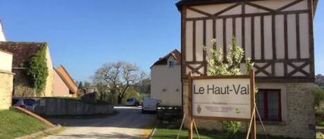 EntrĂ©e de lâhĂ©bergement