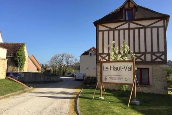 Pintu masuk hartanah