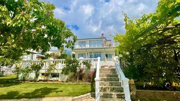 Panoramic-Villa, 3 Schlafzimmer | Schreibtisch, Bügeleisen/Bügelbrett, kostenlose Babybetten, Bettwäsche