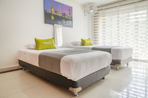 Ropa de cama hipoalergénica, camas con efecto memoria y minibar