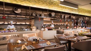 Breakfast, lunch and dinner served  - Holiday Inn Suzhou Taihu Lake by IHG (Suzhou)