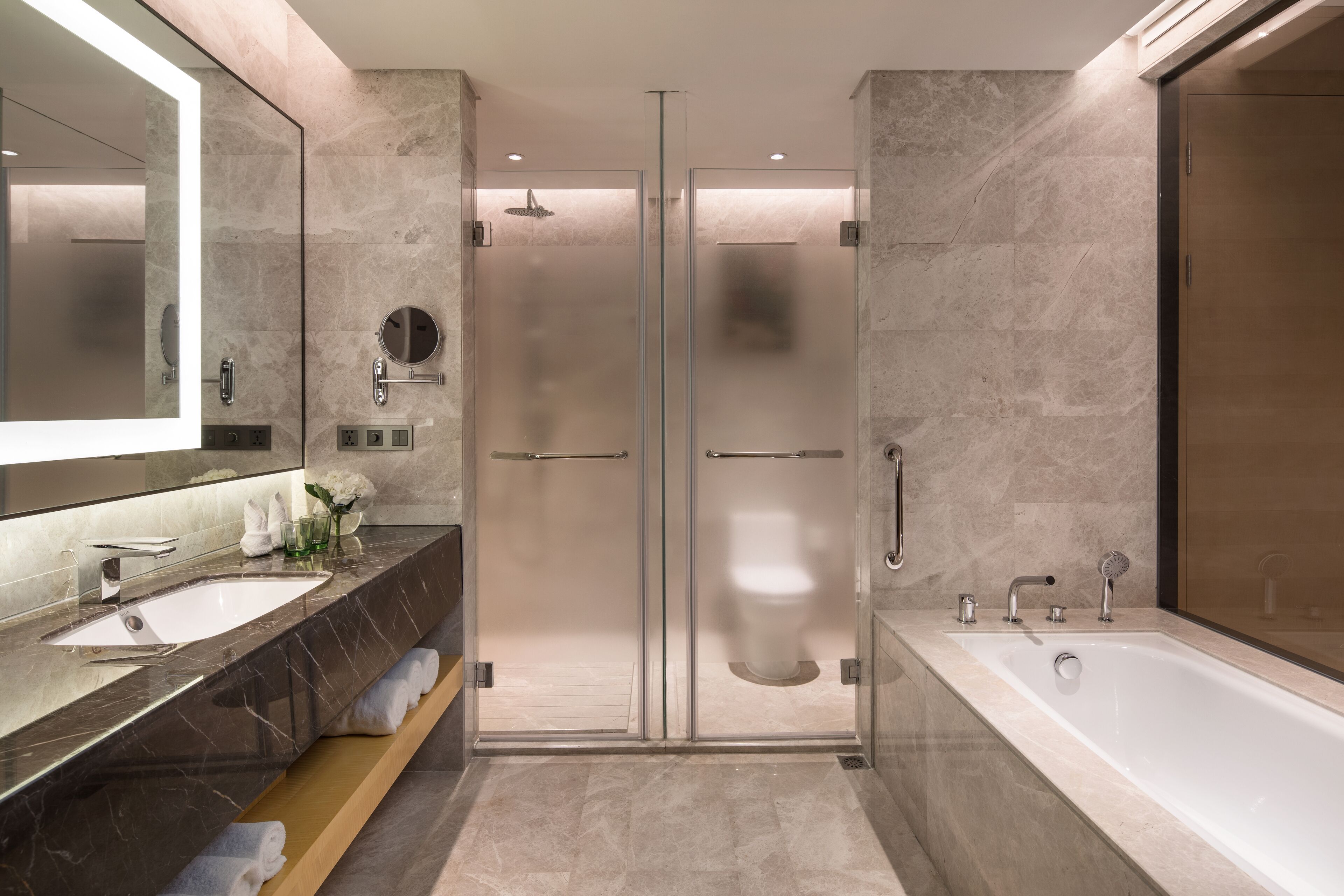 Suite, 1 Bedroom, Lake View | Bathroom | Separate tub and shower, free toiletries, hair dryer, slippers