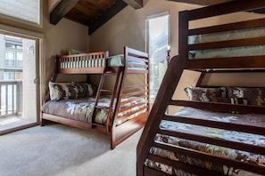 3 bedrooms, iron/ironing board, free WiFi