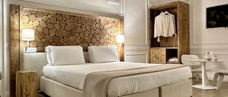 Deluxe Double or Twin Room | Minibar, in-room safe, desk, soundproofing