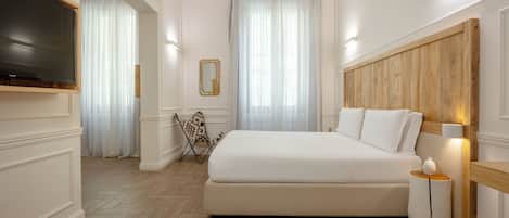 Junior Suite | Minibar, in-room safe, desk, soundproofing