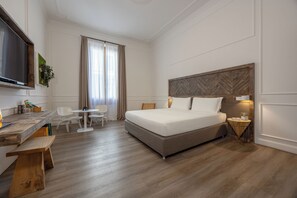 Deluxe Double or Twin Room | Minibar, in-room safe, desk, soundproofing - Eco Urban B&B (Florence)