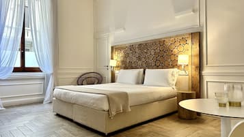 Quarto casal ou duplo luxo | 1 quarto, frigobar, cofres nos quartos, escrivaninha