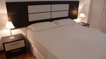Apartament familiar, 2 dormitoris, accés a la piscina, vistes al camp de golf | 2 dormitoris, roba de llit d'alta qualitat i cobrellits