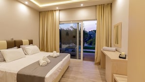 Luxury Double Room with Shared Pool | وسيلة راحة في الغرفة