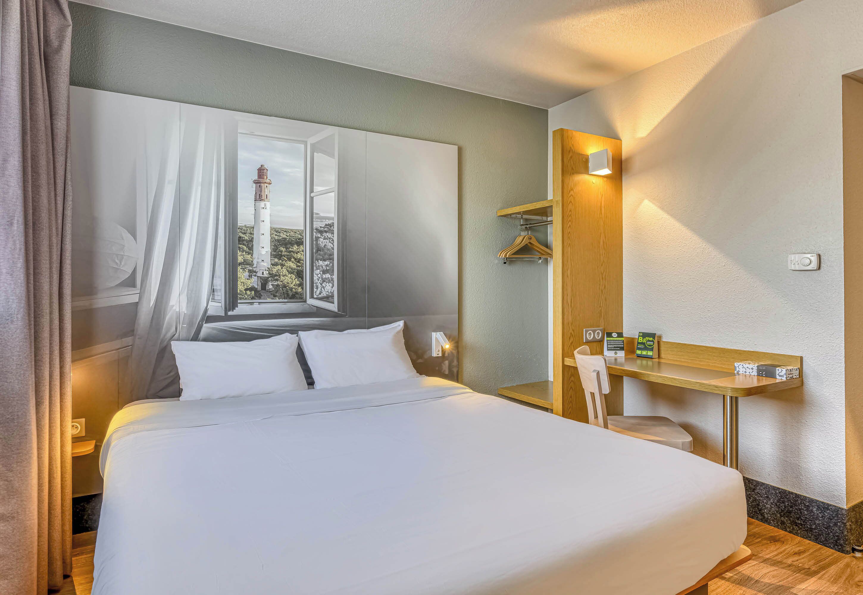 Individuelt dekorert, individuelt innredet, skrivebord og lydisolert