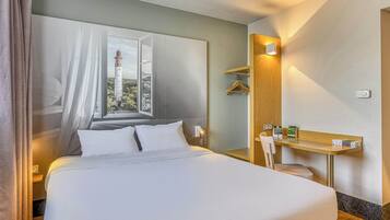 Individuelt dekorert, individuelt innredet, skrivebord og lydisolert