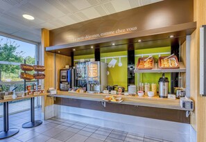 Daily buffet breakfast for a fee