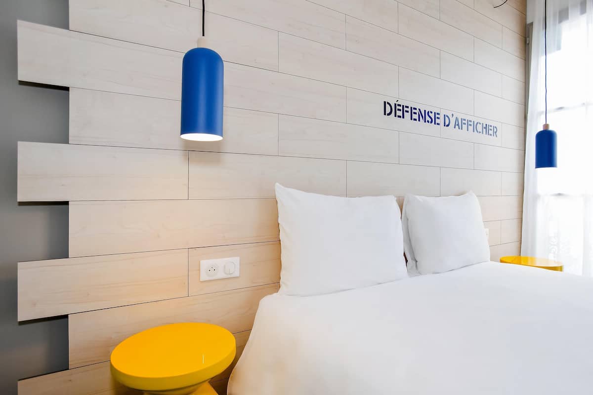 Kahden hengen standard-huone, 1 parisänky | Työpöytä, äänieristys, silitysrauta/-lauta, ilmaiset vauvansängyt