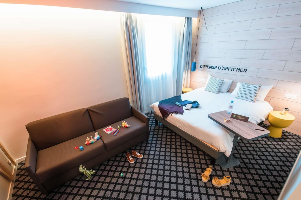 書桌、隔音、熨斗/熨衣板、免費搖籃/嬰兒床