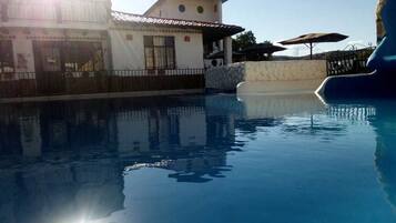 Seasonal outdoor pool