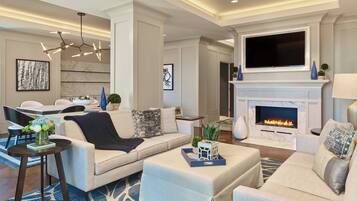 In-room safe, desk, laptop workspace, iron/ironing board