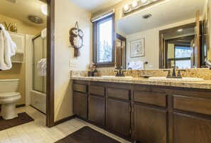 House, 4 Bedrooms (Chateau Sans Nom #17) | Bathroom | Hair dryer, shampoo