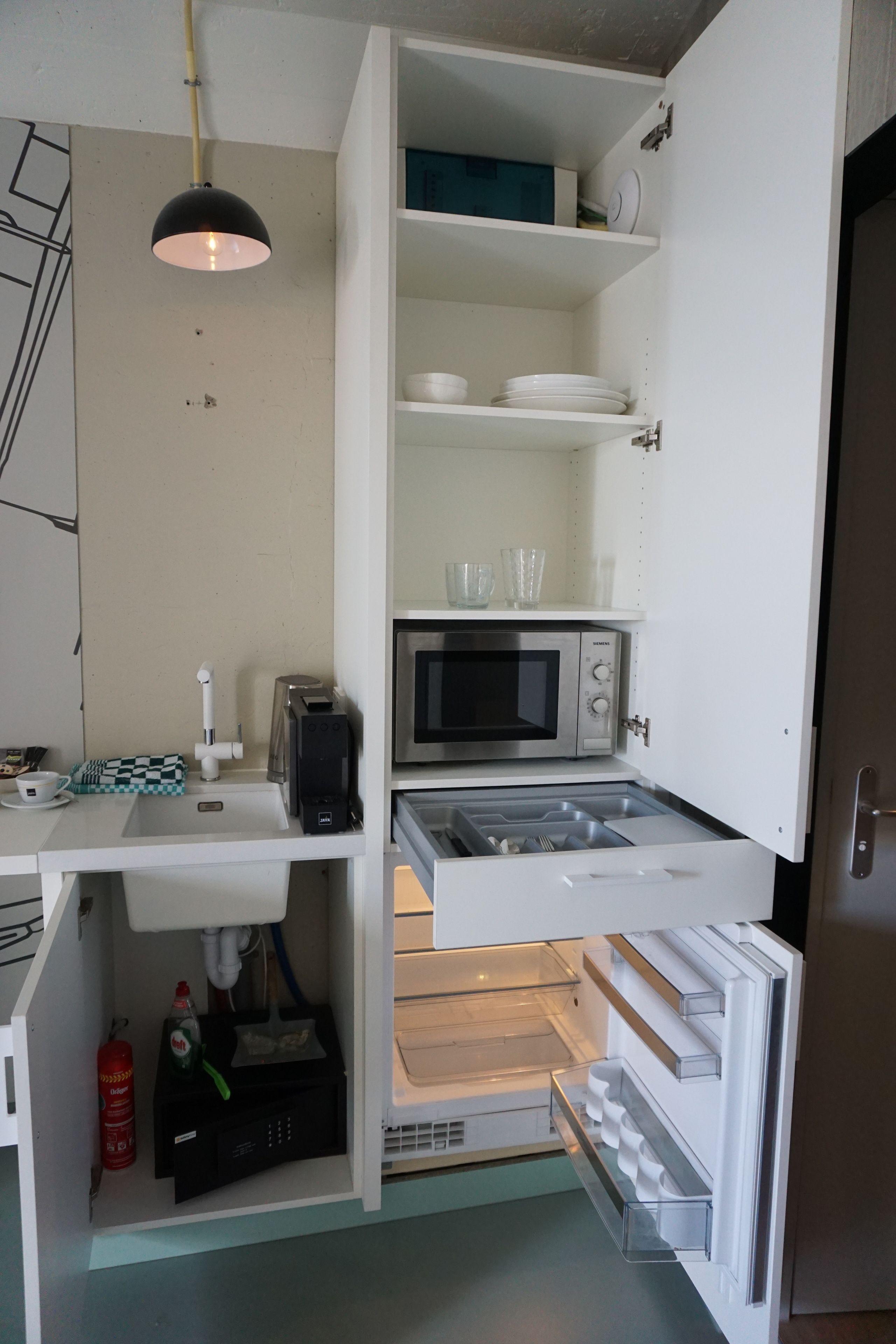 deluxe double room, beachfront | private kitchen | fridge, microwave, espresso maker, coffee/tea maker