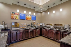 Free daily self-service breakfast  - Comfort Inn & Suites Shawnee - Kansas City (Shawnee)