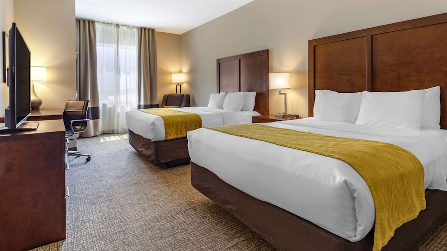 Comfort Inn & Suites