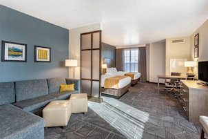 Suite, Multiple Beds, Non Smoking (Upgrade)