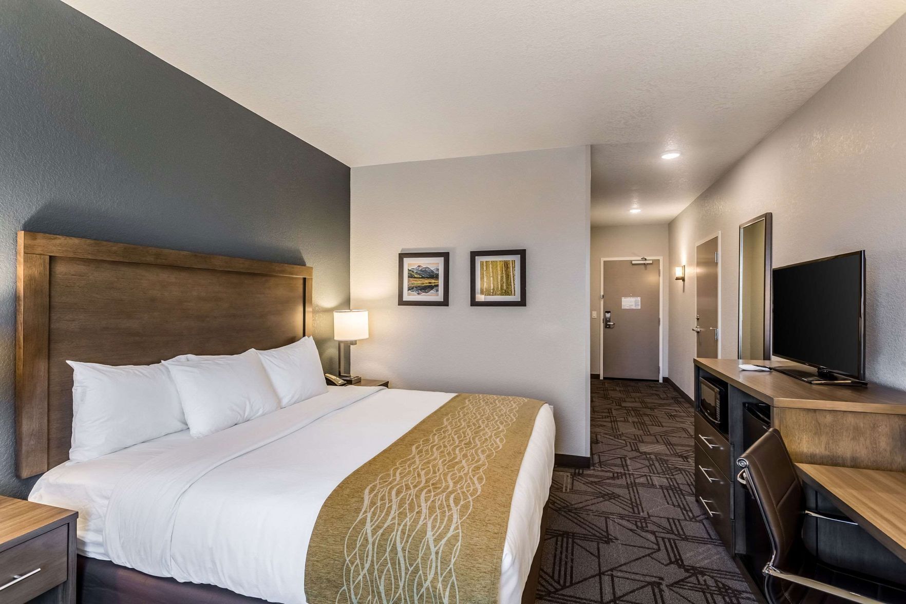 Premium bedding, pillowtop beds, in-room safe, desk