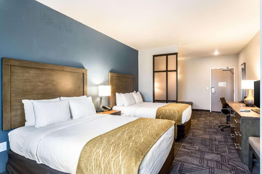 Premium bedding, pillowtop beds, in-room safe, desk