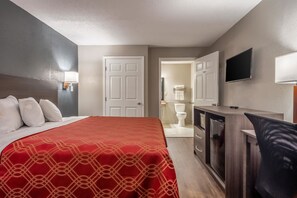 Bàn, khu vực làm việc phù hợp cho laptop, màn/rèm cản sáng 