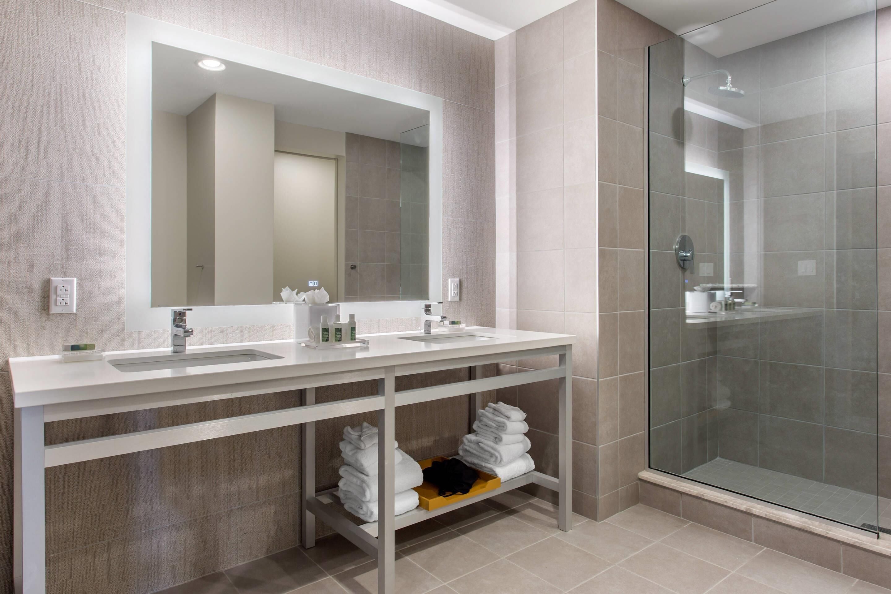 studio suite, 1 king bed with sofa bed, accessible, non smoking | bathroom | combined shower/bathtub, free toiletries, hair dryer, towels