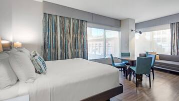 Premium bedding, in-room safe, desk, laptop workspace