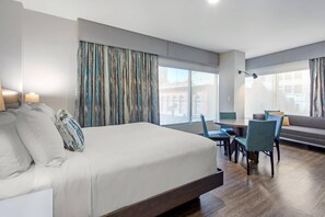 Literie de qualité supérieure, coffres-forts dans les chambres, bureau