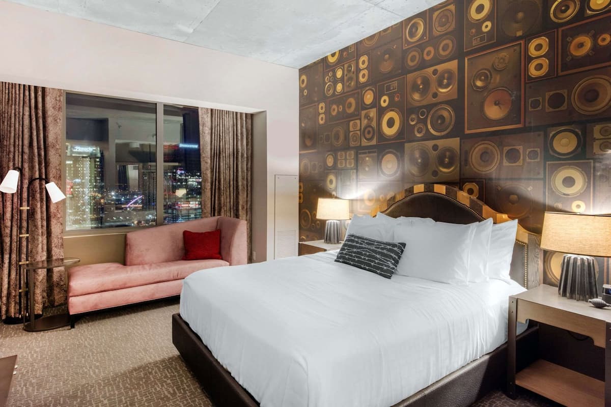 Egyptian cotton sheets, premium bedding, pillowtop beds, in-room safe