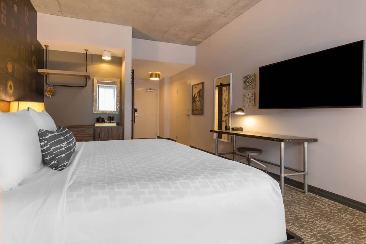 Egyptian cotton sheets, premium bedding, pillowtop beds, in-room safe