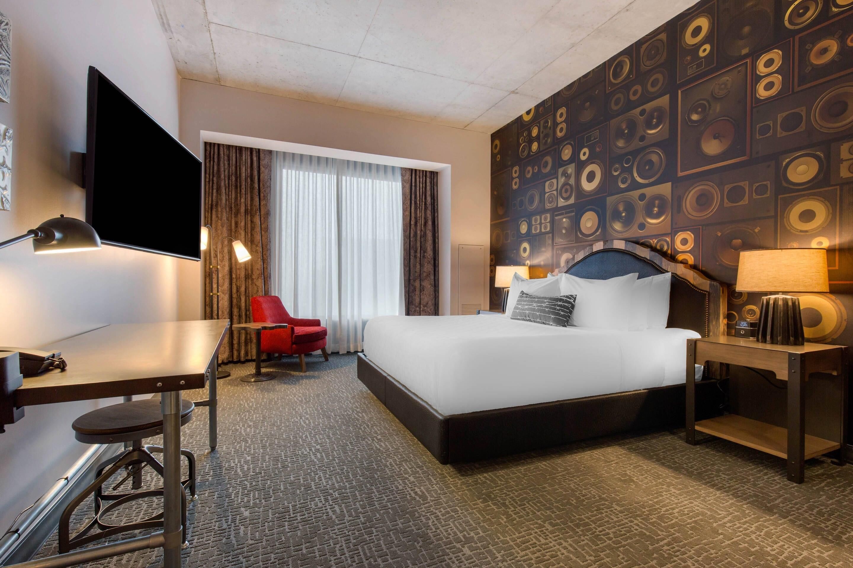 Egyptian cotton sheets, premium bedding, pillowtop beds, in-room safe