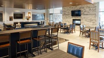 Desayuno de autoservicio incluido todos los días