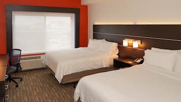 Habitación estándar, 2 camas Queen size, tina para personas con discapacidad (Accessible Tub) | Caja de seguridad en la habitación, escritorio y cortinas blackout