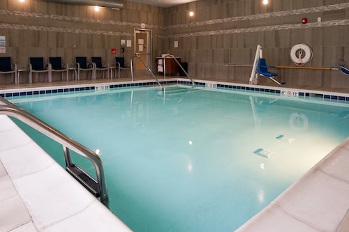 Holiday Inn Express & Suites Denver - Aurora Medical Campus by IHG