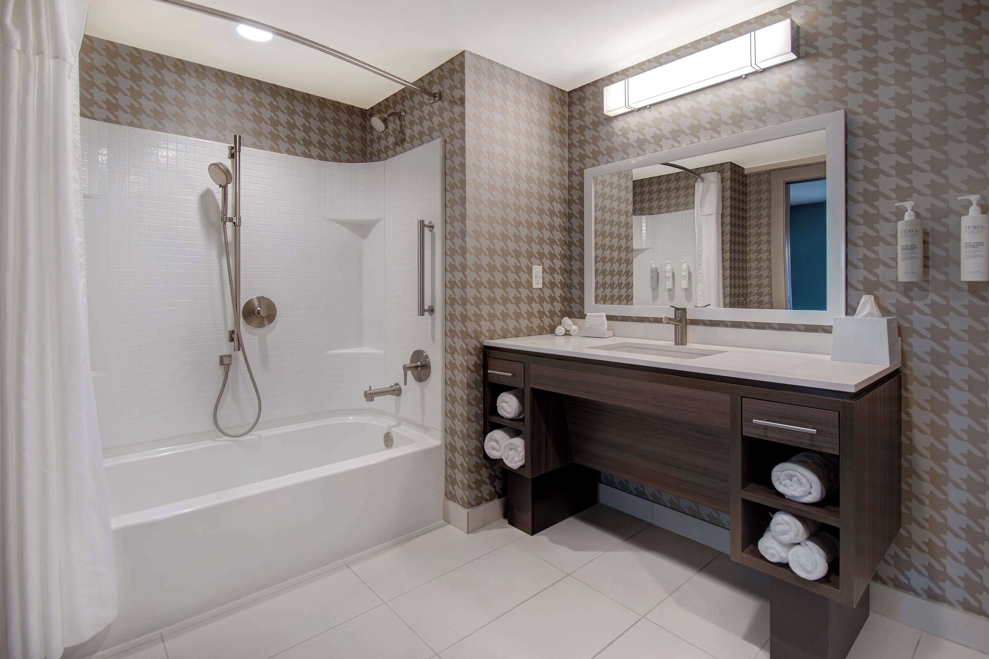 suite, 1 bedroom | bathroom shower