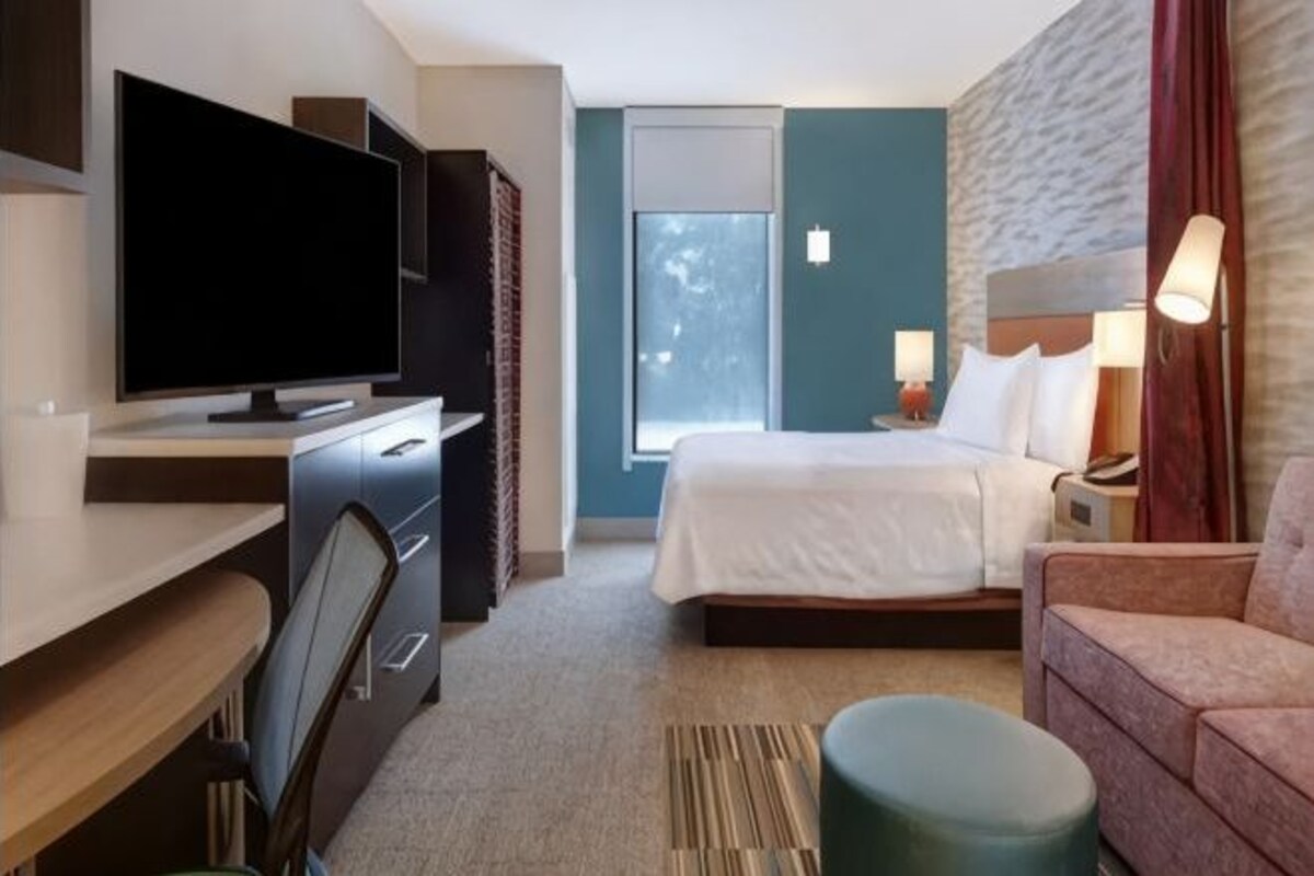 One-Bedroom King Suite