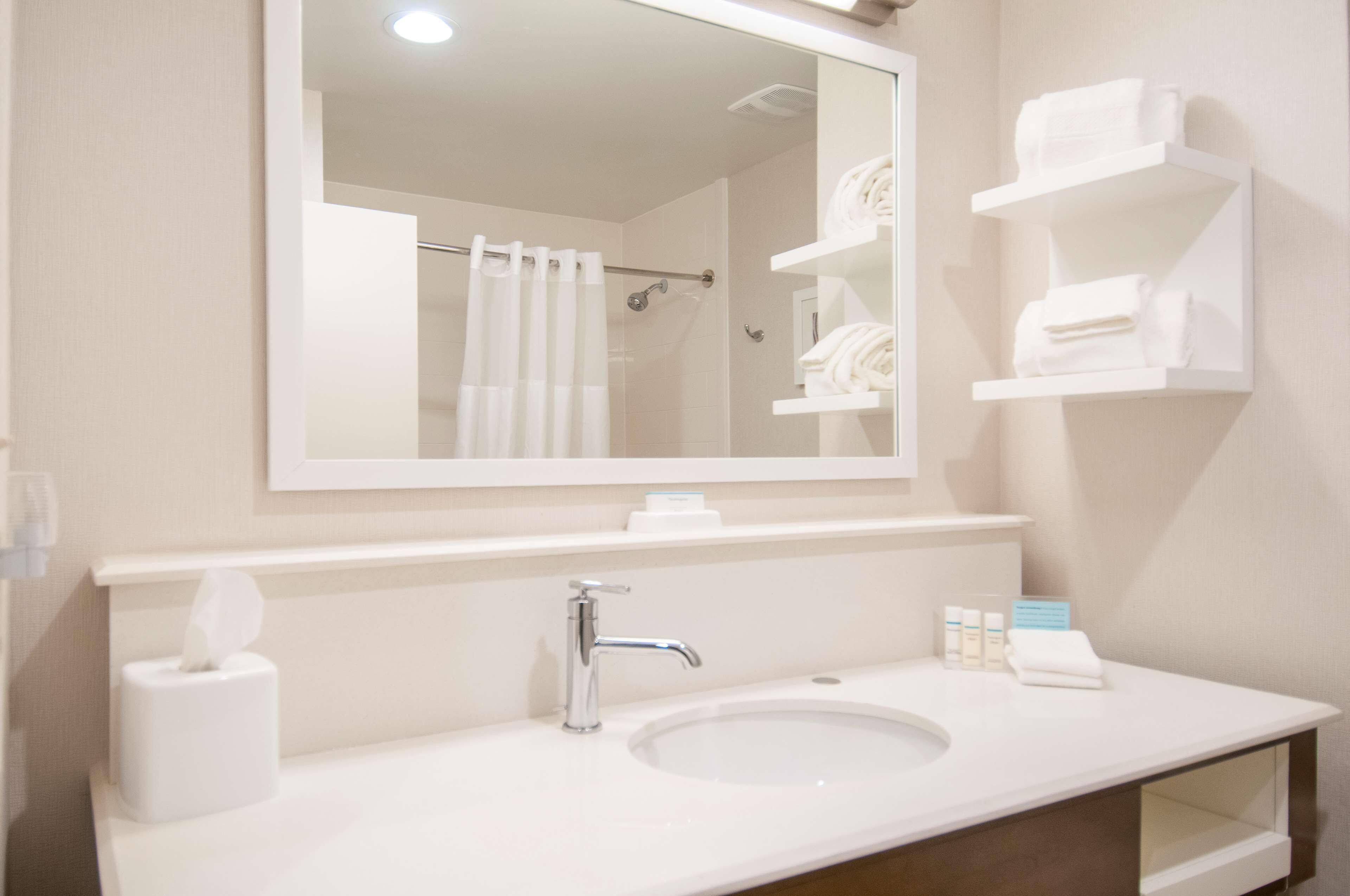 free toiletries, towels