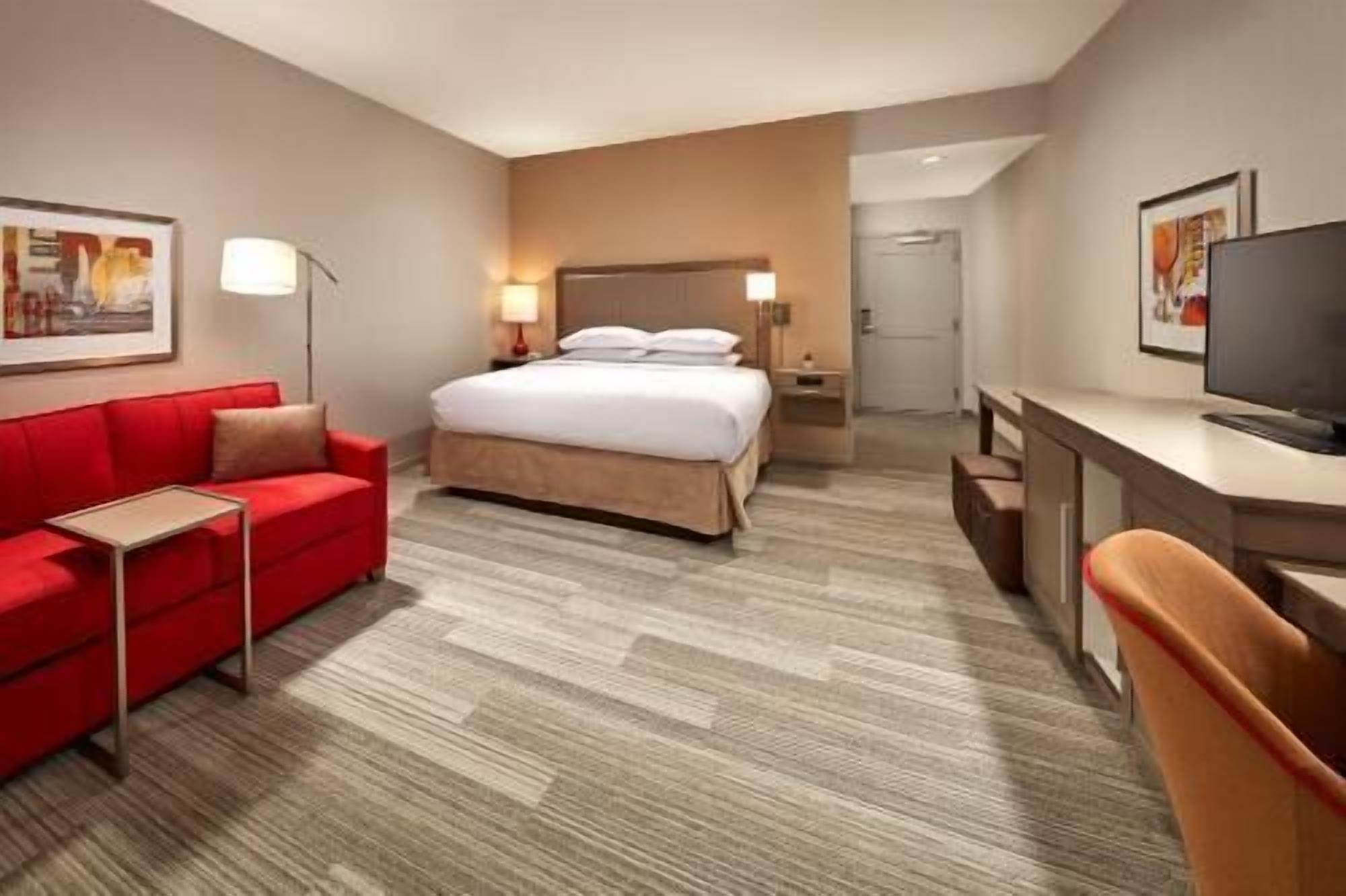 Peralatan tempat tidur premium, meja, ruang kerja komputer riba 