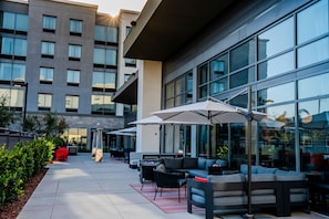 Courtyard - Hampton Inn Long Beach Airport (Long Beach)