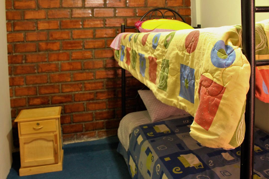 Basic-Zweibettzimmer | Laptopgeeigneter Arbeitsplatz, kostenloses WLAN