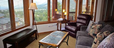 Townhome, 3 Bedrooms (Eagle Run #204) | Living area