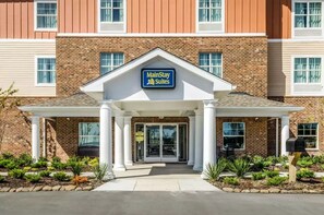 Front of property - MainStay Suites Hackberry Sportsman's Lodge (Hackberry)